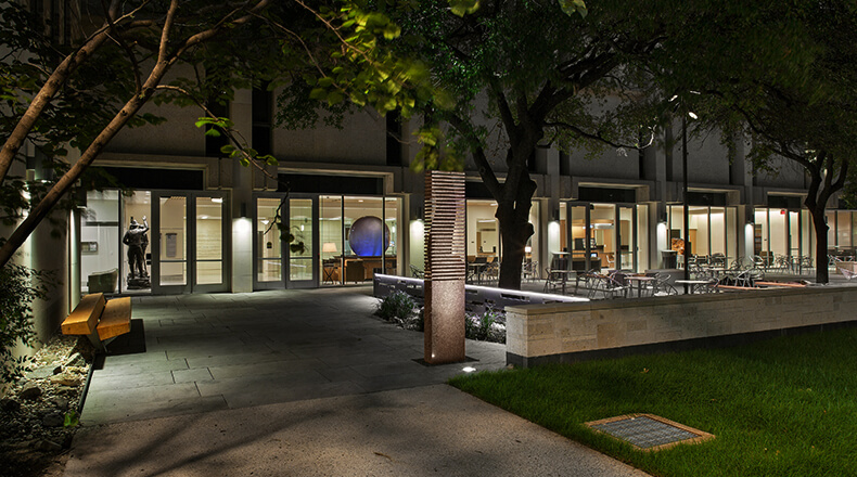 UNIVERSITY OF TEXAS JACKSON SCHOOL OF GEOSCIENCES COURTYARD